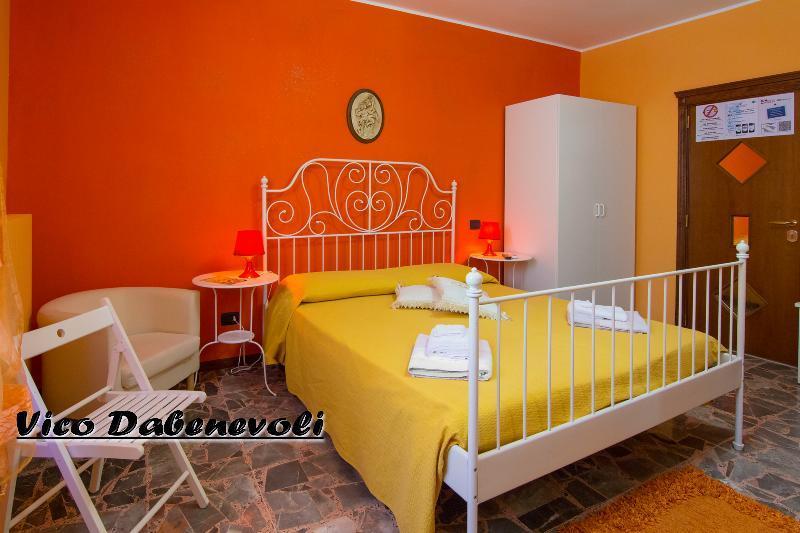 B&B Eraclio Suite Barletta Bagian luar foto